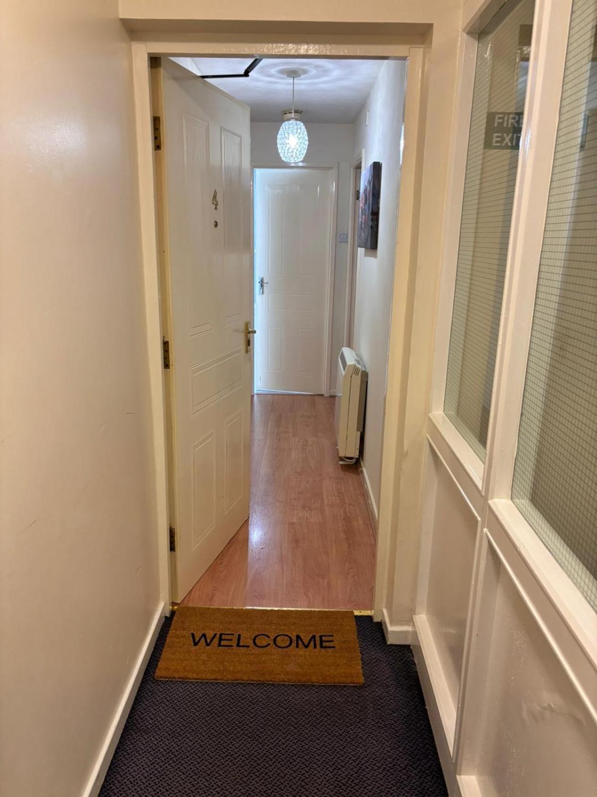 Lovely 2 Dbl Bed Apartment Near Heaton Park And North Manchester Hospital With Parking Exteriör bild