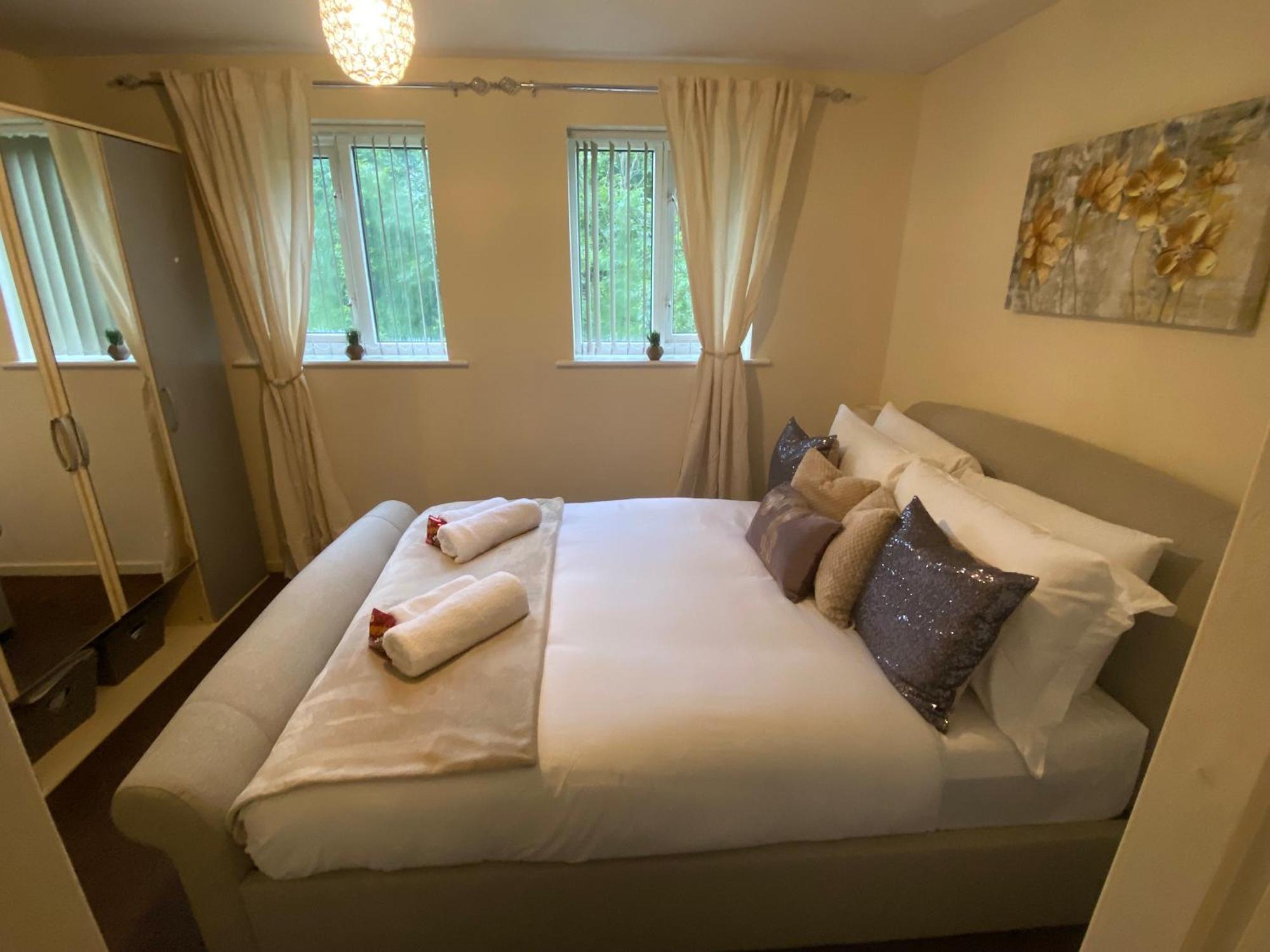 Lovely 2 Dbl Bed Apartment Near Heaton Park And North Manchester Hospital With Parking Exteriör bild