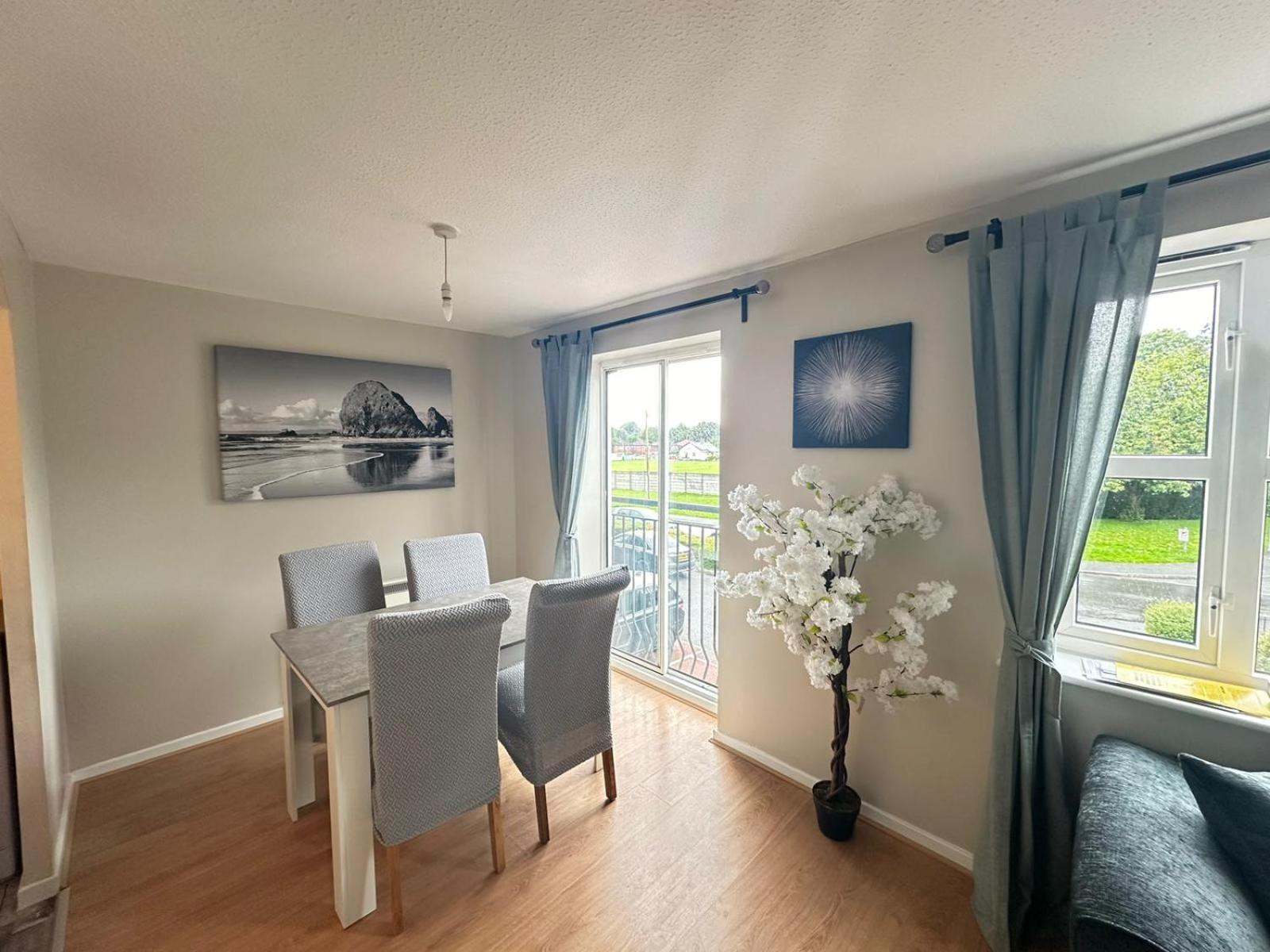 Lovely 2 Dbl Bed Apartment Near Heaton Park And North Manchester Hospital With Parking Exteriör bild