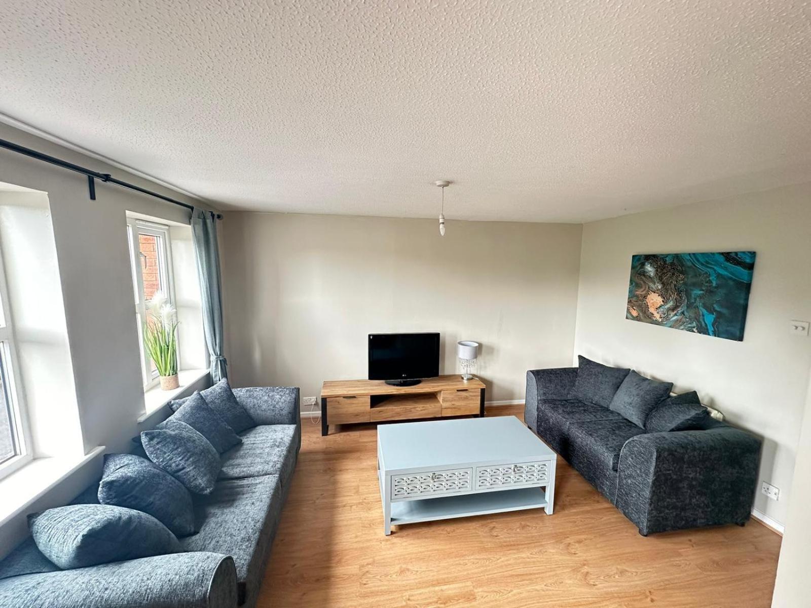 Lovely 2 Dbl Bed Apartment Near Heaton Park And North Manchester Hospital With Parking Exteriör bild