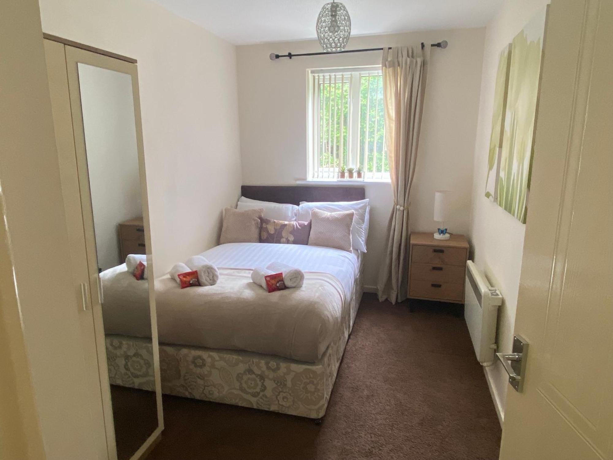 Lovely 2 Dbl Bed Apartment Near Heaton Park And North Manchester Hospital With Parking Exteriör bild